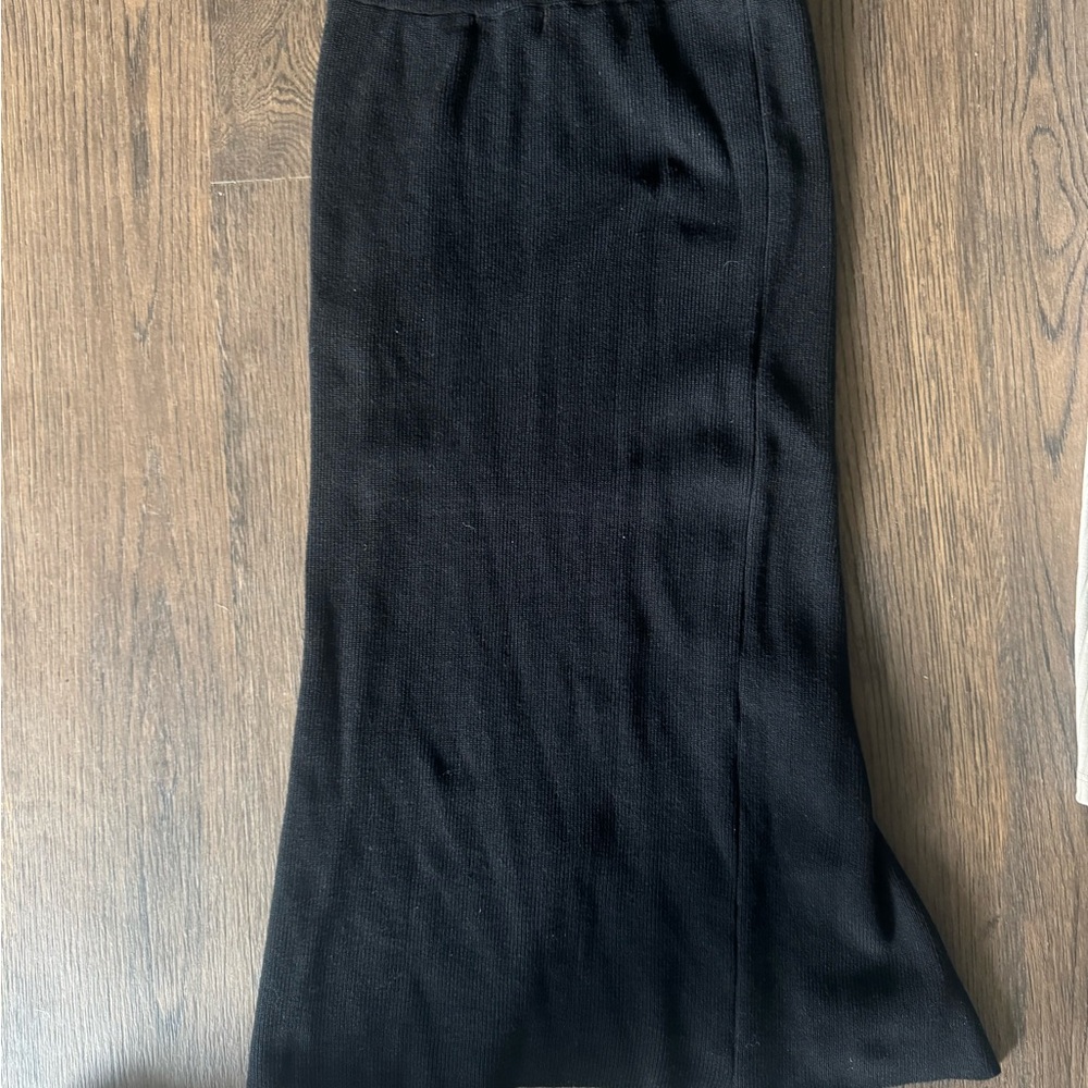 Lulu's Classic Black Maxi Skirt